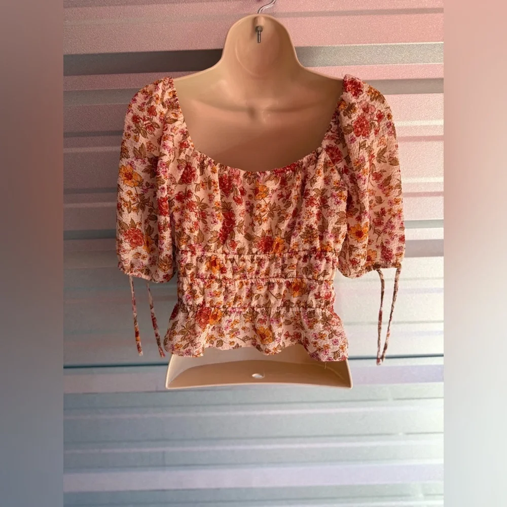 Women’s LUSH Jax Cropped Boho Floral Puff Sleeve Blouse Size Small - Picture 7 of 11